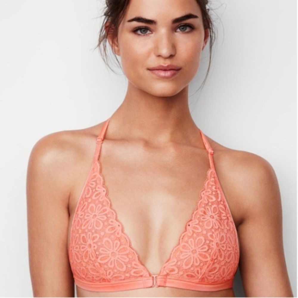 Victoria’s Secret Front Close Daisy Lace T-Back Bralette